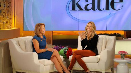 Katie Couric entrevista a Sheryl Crow en su programa televisivo. AP  /