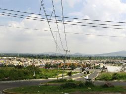 Las vialidades de ingreso a Silos se muestran deterioradas, aunque transitables. ARCHIVO  /