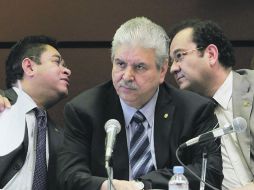 Carlos Aceves del Olmo (centro), diputado federal y líder de la CTM, encabezará el cabildeo. NTX  /