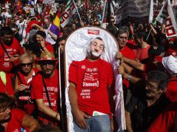 Los españoles pidieron someter a referendo los recortes del gasto público, medidas de austeridad y el posible rescate económico. EFE  /