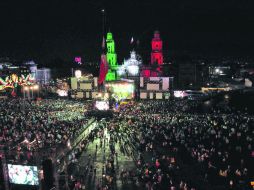 Faltó gente. Aunque la multitud fue grande, en las imágenes del Zócalo de la Ciudad de México se ven huecos entre el público. NTX  /