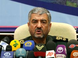 El comandante del Cuerpo de Guardias de la Revolución Islámica de Irán, Ali Jafari, participa en una conferencia de prensa en Teherán.  /