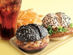 Parafraseando, tal vez no importe que la hamburguesa sea blanca o negra, sino que se venda bien. ESPECIAL  /