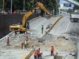 Personal del SIAPA se encuentra trabajando con maquinaria pesada en la zona de López Mateos.  /