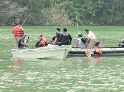 Rescatistas inspeccionan el lugar del incidente. EFE  /