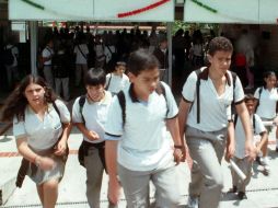 El Grupo DARE tendrá prioridad por primarias y secundarias situadas en colonias vulnerables para realizar la capacitación. ARCHIVO  /