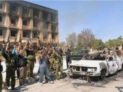 Sigue la violencia opositores y las fuerzas del régimen de Bashar al-Assad. AFP  /