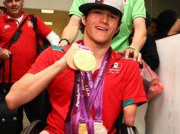 Gustavo Sánchez regreso con cuatro medallas de la justa en Londres. CONADE  /