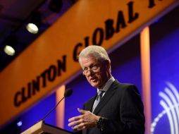 El ex presidente estadounidense Bill Clinton toma la palabra durante la reunión anual de la Iniciativa Global Clinton. EFE  /