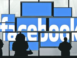 Según analistas, el precio de los títulos de la red social está muy por debajo de los 38 dólares en los que empezó. ESPECIAL  /