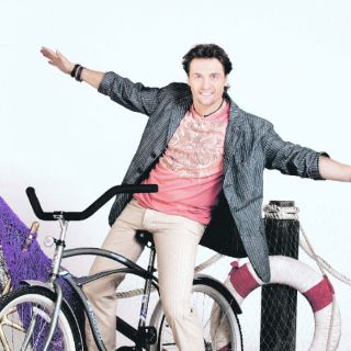 Juan Soler encuentra un hogar en la comedia