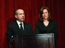 El Mandatario y su esposa vestían de negro y en ella era notorio el pesar en el rostro. NTX  /