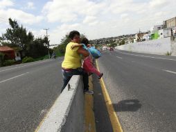 La Sedeur argumenta que falta de puentes en Carretera a Saltillo es porque corresponde a la Federación.  /