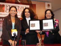 Lidia Camacho, Consuelo Sáizar y Patricia Cravioto durante la presentación de la ''Biblioteca Cervantina de las Artes''. NOTIMEX  /