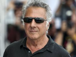 Decenas de seguidores le esperaban a las puertas del hotel. EFE  /