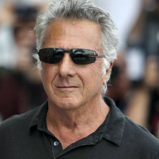 Llega un sonriente Dustin Hoffman a San Sebastián