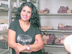 Compromiso. Desde hace años Lluvia Amezcua se entrega a su oficio como diseñadora procurando la mejor calidad de su producto.  /