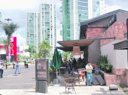 Escena del crimen. Personal de varias dependencias acudió al lugar.  /