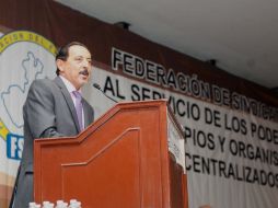 En la imagen el líder sindical Juan Pelayo Ruelas en el festejo del Día del Servidor Público.  /