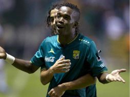 Hernan Burbano celebra el segundo gol de los Esmeraldas. MEXSPORT  /
