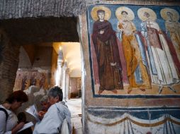 La labor fue difícil, ya que más del 80 por ciento de los frescos estaban dañados. EFE  /