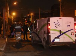 Agentes de la Procuraduría estatal y del IJCF, realizan las investigaciones en el caso. ARCHIVO  /