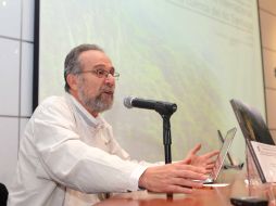 Pedro Arrojo, experto de la Universidad de Zaragoza, ofreció una conferencia en CUCEA don de habló del tema SIAPA.  /
