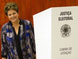 La presidenta Dilma Rousseff luego de emitir su voto en Porto Alegre. AFP  /