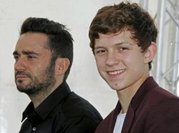 El realizador Juan Antonio Bayona (i) y el actor Tom Holland. EFE  /