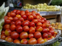 Las concentraciones de licopeno son más bajas en los tomates crudos que en sus productos derivados como puré y las salsas. ARCHIVO  /