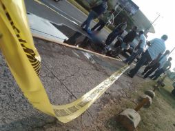 Según testigos, el chofer del camión vestía todo de blanco; el brazo derecho lo tenía completamente tatuado.  /