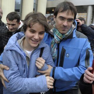 Rusia libera a una integrante de Pussy Riot, tras apelación