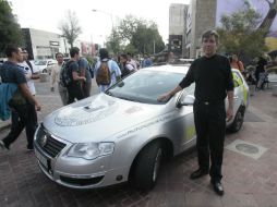 En la imagen, el investigador mexicano Raúl Rojas, líder del proyecto del carro autónomo.  /