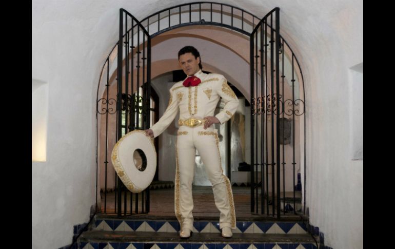 Destacó que espera traerse el galardón y compartirlo con su público, familia y quienes hicieron posible esta producción. AP  /