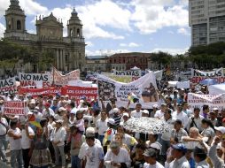 La 'Marcha por la vida y la dignidad' recorrió aproximadamente un kilómetro  y concluyó en la Plaza de la Constitución. AFP  /