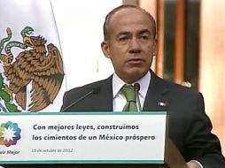 Calderón firmó este martes la Ley para la Prevención e Identificación de Operaciones con Recursos de Procedencia Ilícita. ESPECIAL  /