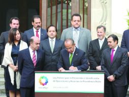 Rúbrica. El decreto fue ﬁrmado en la residencia de Los Pinos. ESPECIAL  /