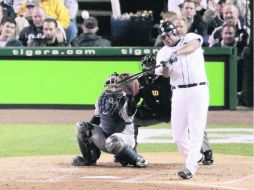 Delmon Young conecta un cuadrangular solitario en el cuarto capítulo. AP  /