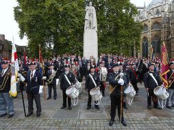 Miembros del segundo batallón de fusilieros marchan para portestar por el recorte militar del ejército británico.REUTERS  /