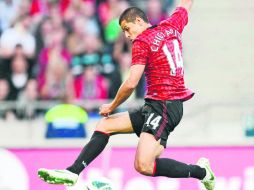 Banca. “Chicharito” espera tener mejor suerte a su regreso con el Manchester, donde no sale del banquillo. MEXPORT  /
