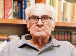 VALOR. El Maestro Emérito (1996) y Doctor Honoris Causa (2002) por la UdeG dejó de dar clases hace apenas algunos años.  /