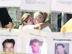 En su último día en Coahuila, las madres centroamericanas esperan que alguien les informe sobre sus familiares desaparecidos. EFE  /