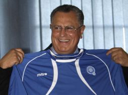 Algunos diarios salvadoreños dieron por hecho que el Cuate Castillo ya no seguirá dirigiendo la selección. ARCHIVO  /