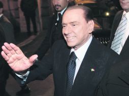 Los escándalos y la edad le ganan al millonario Silvio Berlusconi, quien desiste de continuar en la arena política. EFE  /
