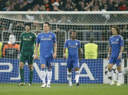 Los jugadores del Chelsea esperan seguir invictos en el liderato de la Premier inglesa. AFP  /