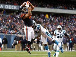 Acción del partido entre Chicago y Carolina en el Soldier Field. AP  /