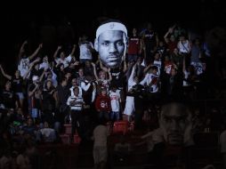 LeBron James es una de las estrellas de los Heat de Miami; el jugador será clave para defender el campeonato. ARCHIVO  /