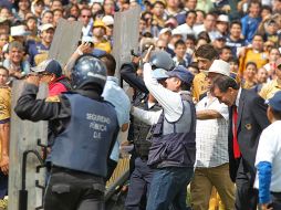 Se hallaron faltas en el partido de Pumas ante América. ARCHIVO  /