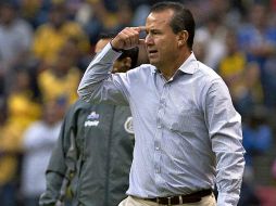 Flores destacó la falta de lucha que los jugadores rojinegros mostraron en el Clásico. ARCHIVO  /