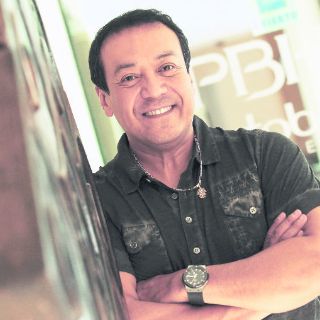 Romance a flor de piel con Carlos Cuevas